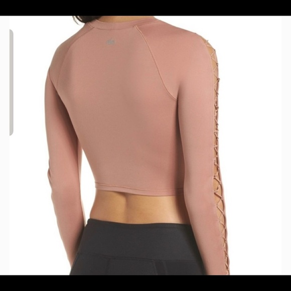 BNWT! High Line Long Sleeve Top in Black by Alo Yoga - Picture 2 of 9